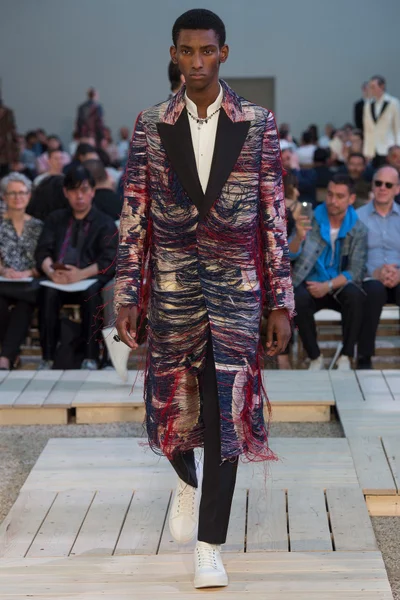 Look 34
